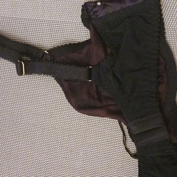 KissKill Velvet Crystal Bra - Picture 10 of 11